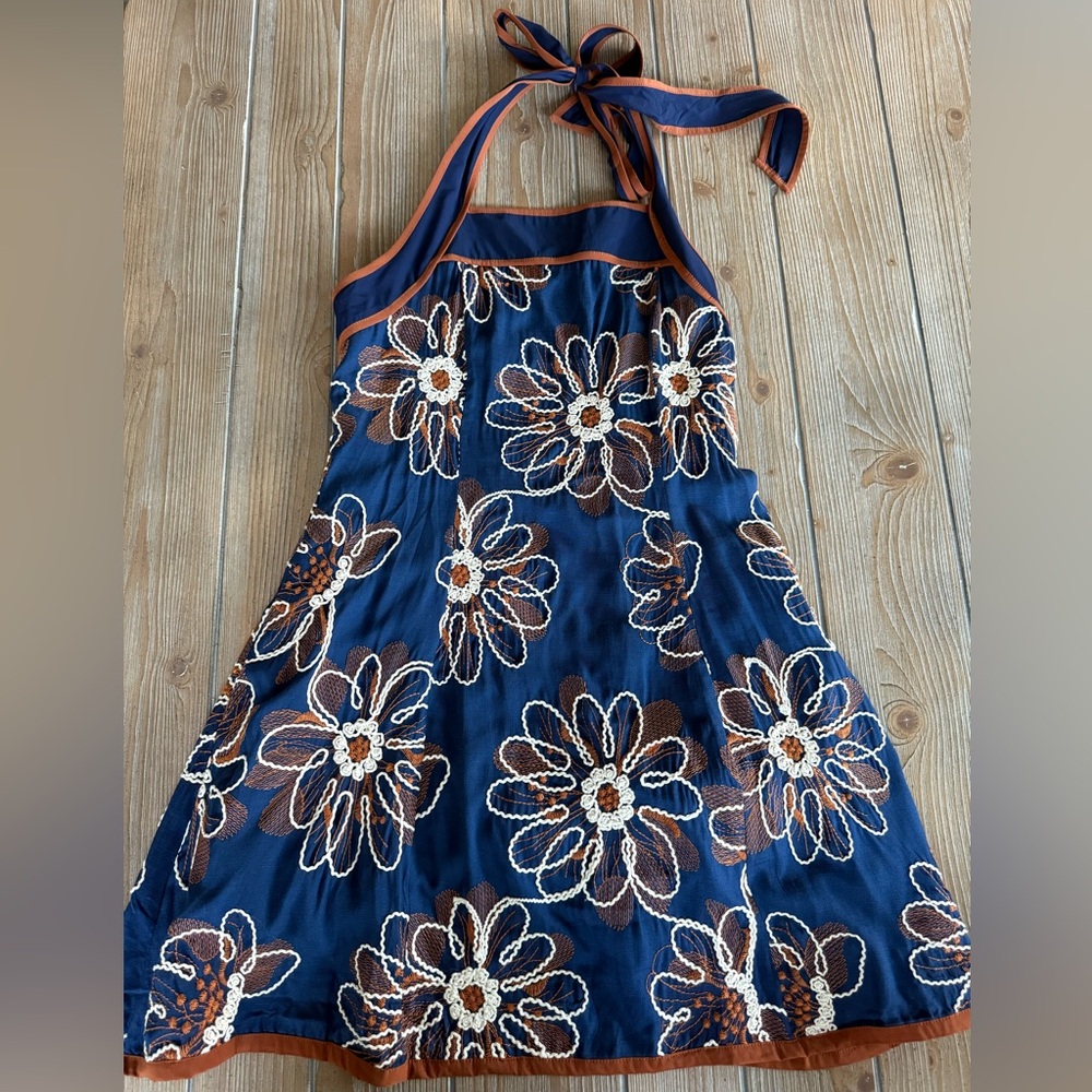 Elegant Floral Halter Mini Dress - Navy and Tan